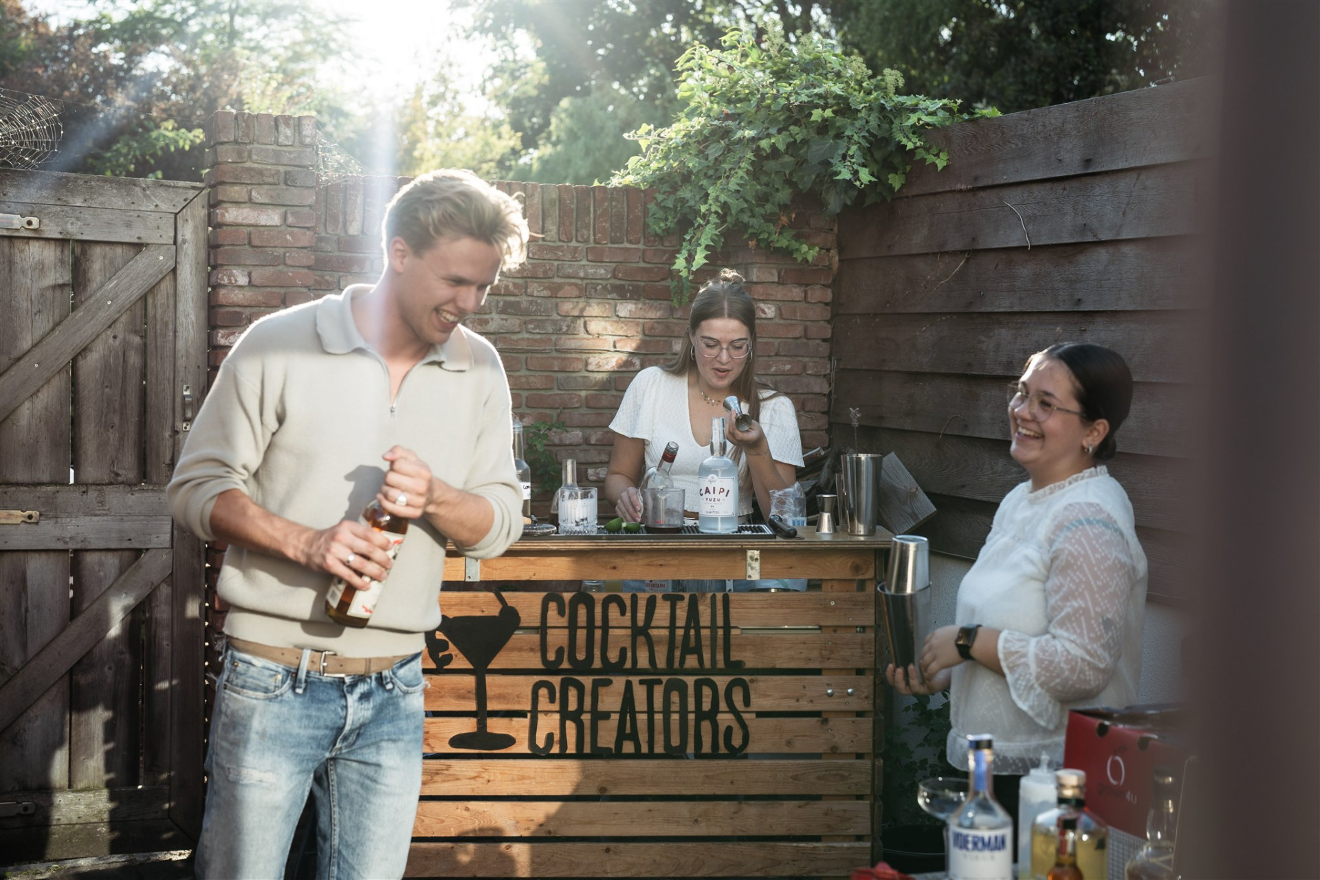 cocktailbartender gezocht, team foto